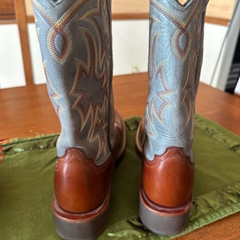 New Women's Ariat Cowboy Boots - Picture 6 of 6